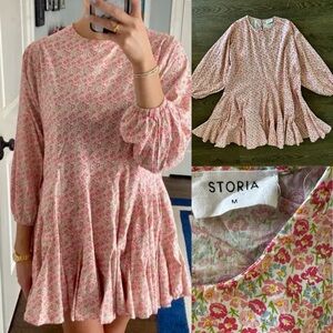 Storia  Babydoll floral  dress size M Medium  EUC